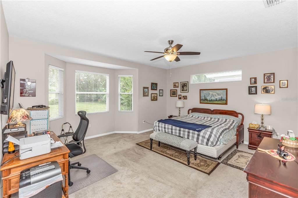 合同活跃: $399,999 (3 贝兹, 2 浴室, 1794 平方英尺)