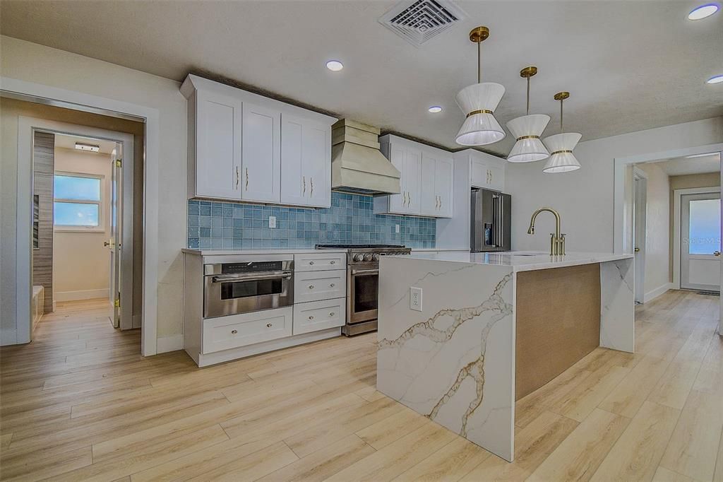 For Sale: $1,099,999 (4 beds, 2 baths, 1930 Square Feet)