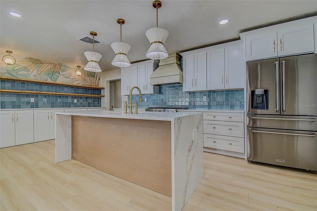 For Sale: $1,099,999 (4 beds, 2 baths, 1930 Square Feet)