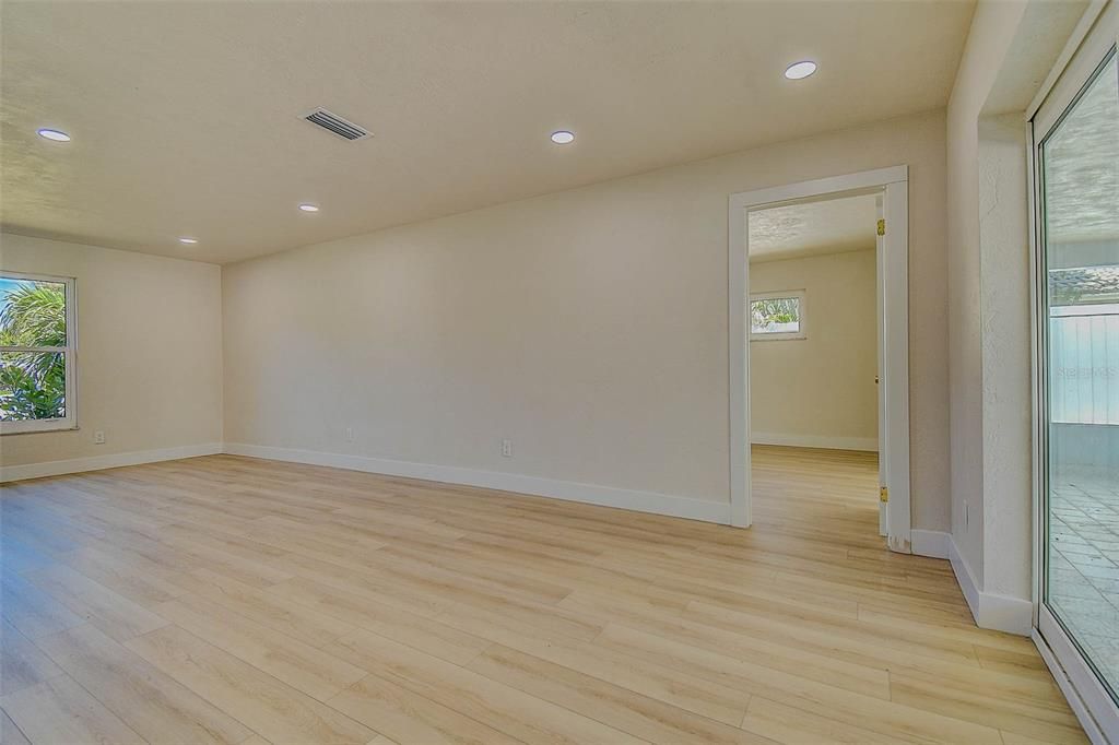 For Sale: $1,099,999 (4 beds, 2 baths, 1930 Square Feet)