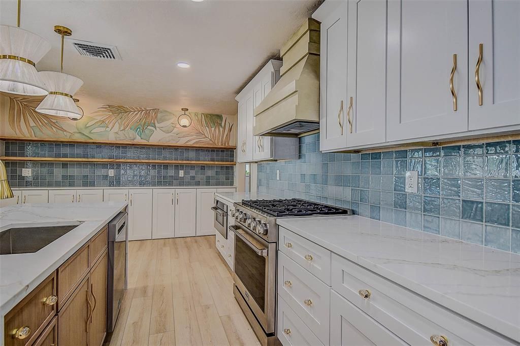 For Sale: $1,099,999 (4 beds, 2 baths, 1930 Square Feet)