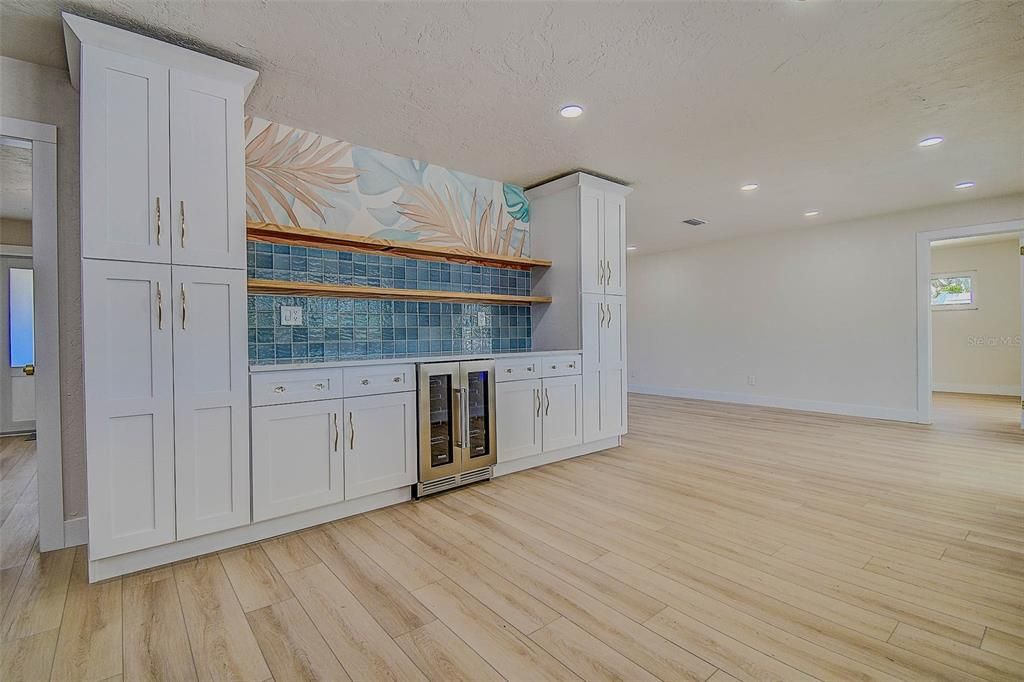 For Sale: $1,099,999 (4 beds, 2 baths, 1930 Square Feet)