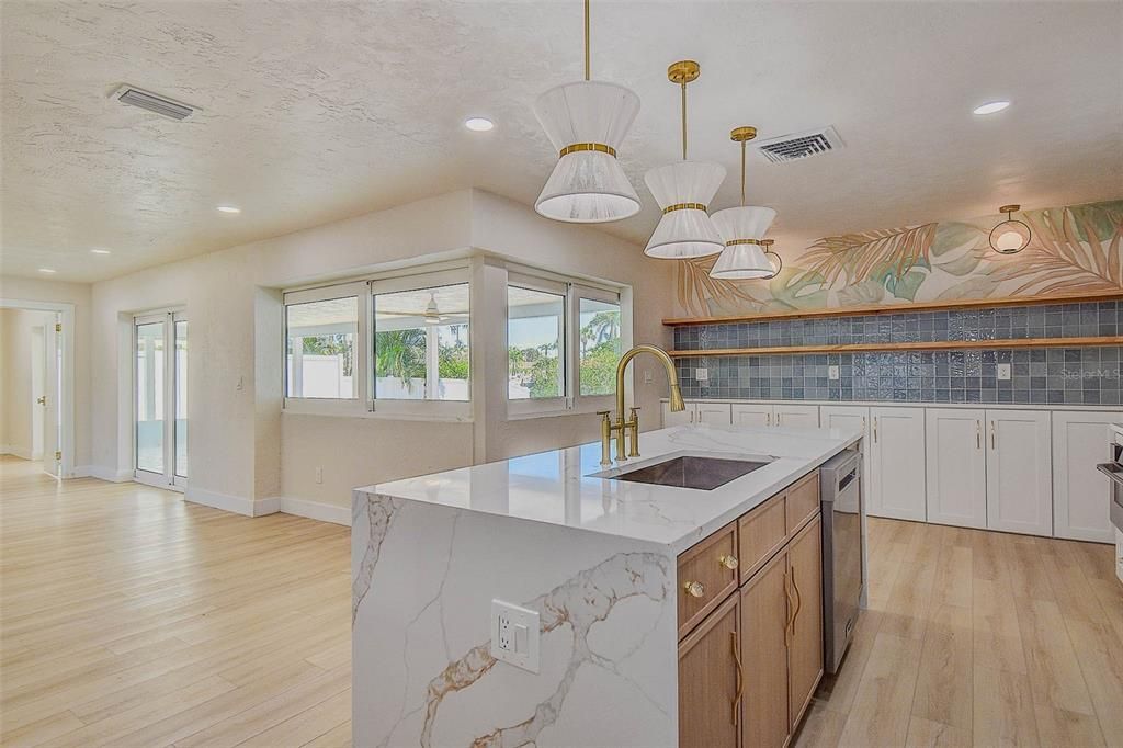 For Sale: $1,099,999 (4 beds, 2 baths, 1930 Square Feet)