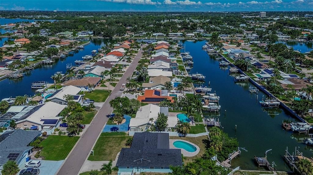 For Sale: $1,099,999 (4 beds, 2 baths, 1930 Square Feet)