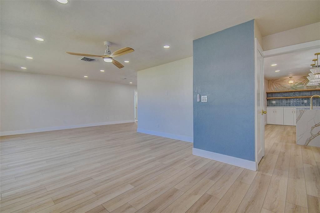 For Sale: $1,099,999 (4 beds, 2 baths, 1930 Square Feet)