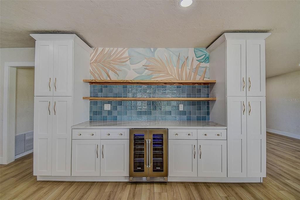 For Sale: $1,099,999 (4 beds, 2 baths, 1930 Square Feet)