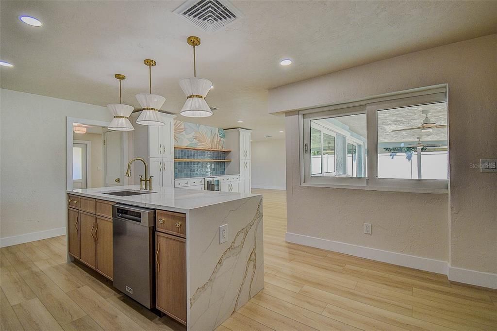 For Sale: $1,099,999 (4 beds, 2 baths, 1930 Square Feet)