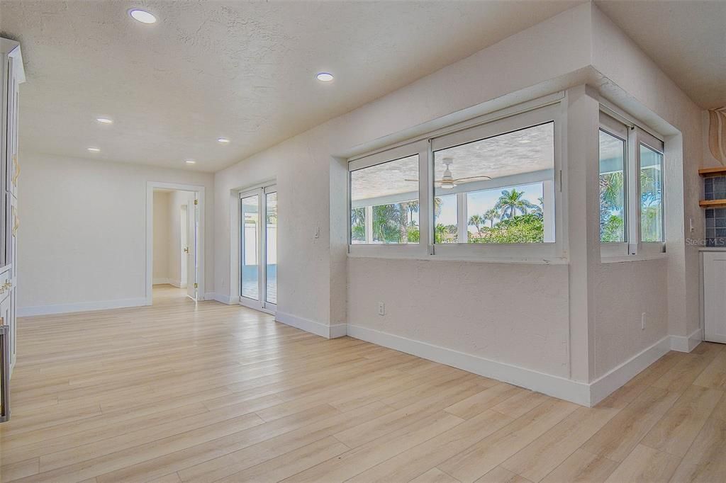 For Sale: $1,099,999 (4 beds, 2 baths, 1930 Square Feet)