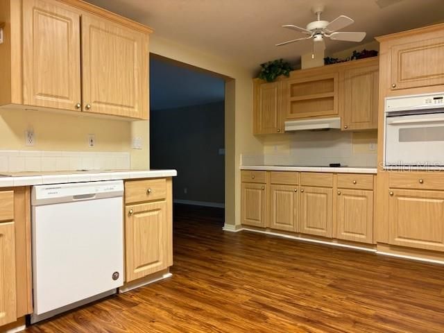 En Venta: $279,500 (3 camas, 2 baños, 2580 Pies cuadrados)