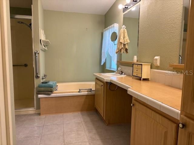 En Venta: $279,500 (3 camas, 2 baños, 2580 Pies cuadrados)