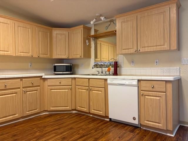 En Venta: $279,500 (3 camas, 2 baños, 2580 Pies cuadrados)