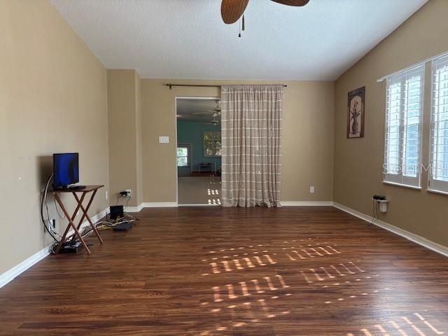 En Venta: $279,500 (3 camas, 2 baños, 2580 Pies cuadrados)