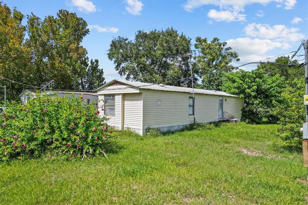 待售: $199,999 (2 贝兹, 1 浴室, 728 平方英尺)