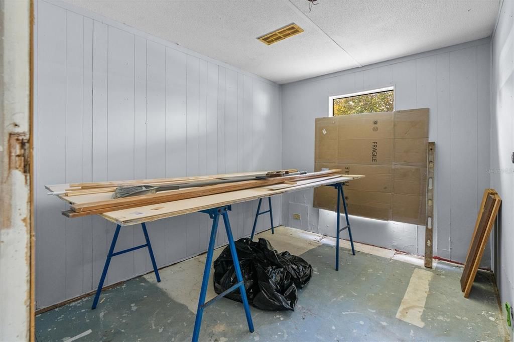 待售: $199,999 (2 贝兹, 1 浴室, 728 平方英尺)