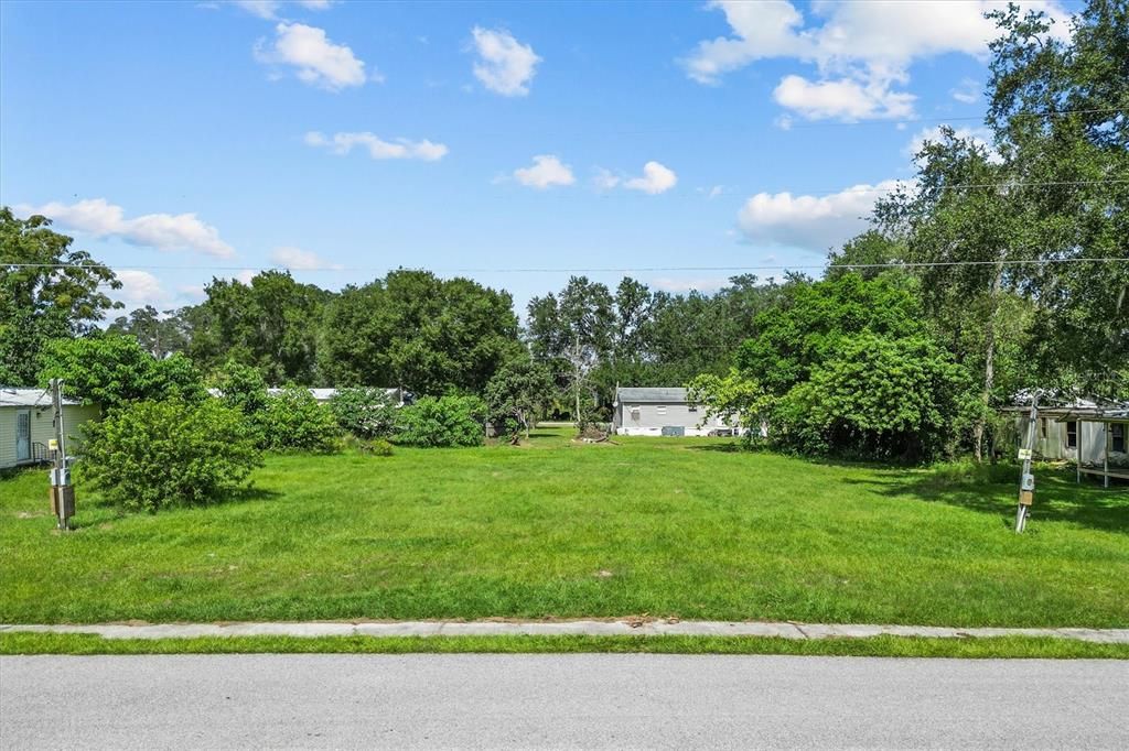 待售: $199,999 (2 贝兹, 1 浴室, 728 平方英尺)