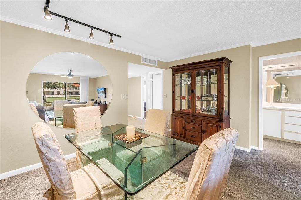 待售: $369,900 (2 贝兹, 2 浴室, 1075 平方英尺)