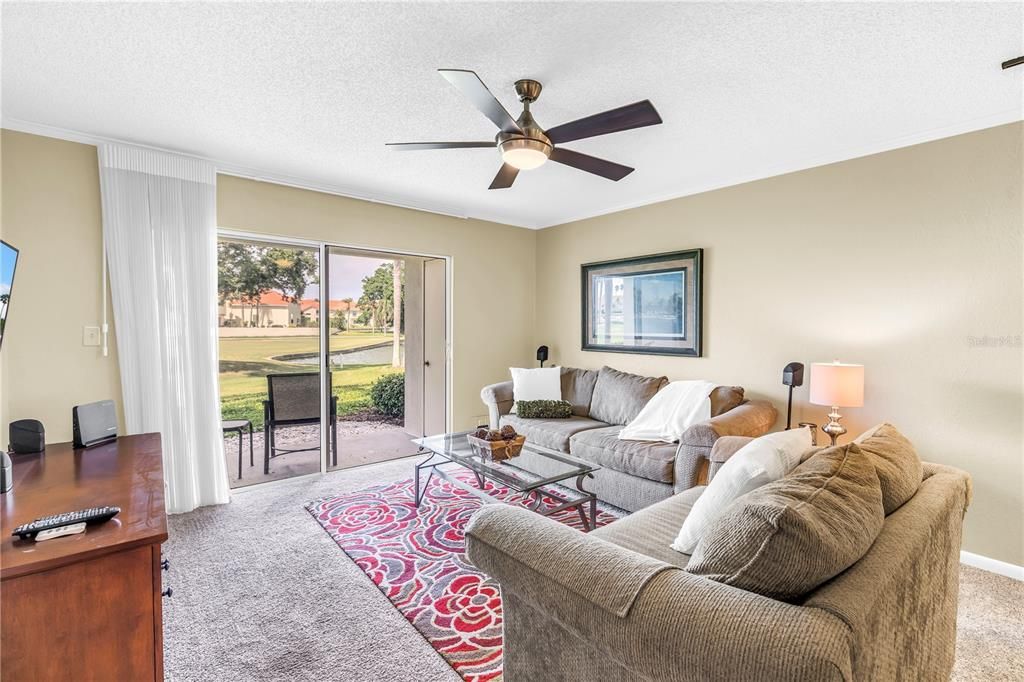 待售: $369,900 (2 贝兹, 2 浴室, 1075 平方英尺)