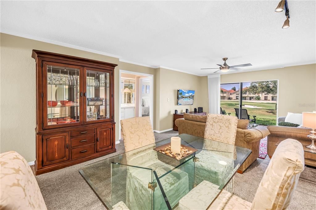 待售: $369,900 (2 贝兹, 2 浴室, 1075 平方英尺)