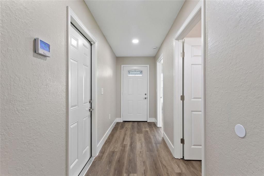 Под контрактом: $270,000 (3 спален, 2 ванн, 1127 Квадратных фут)