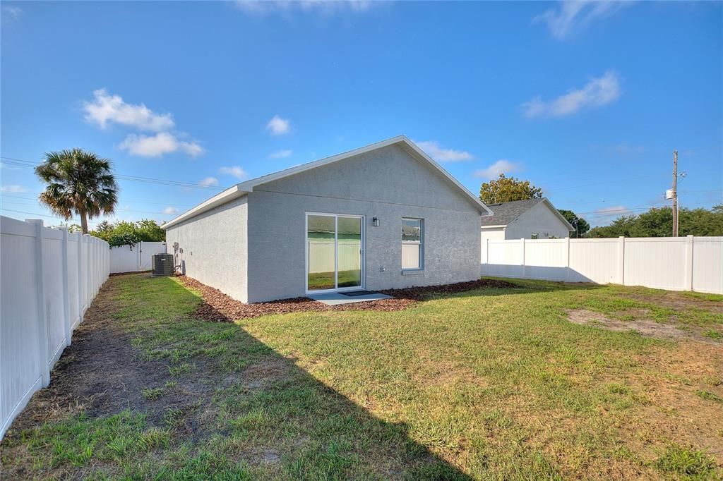 Под контрактом: $270,000 (3 спален, 2 ванн, 1127 Квадратных фут)