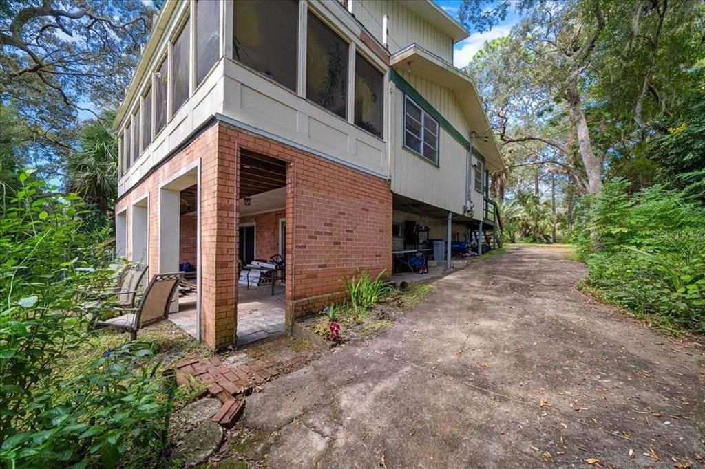 待售: $324,900 (4 贝兹, 4 浴室, 3570 平方英尺)