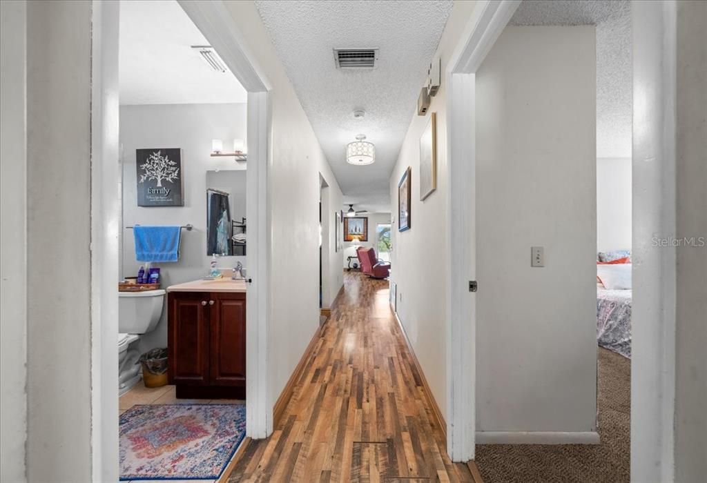 待售: $324,900 (4 贝兹, 4 浴室, 3570 平方英尺)