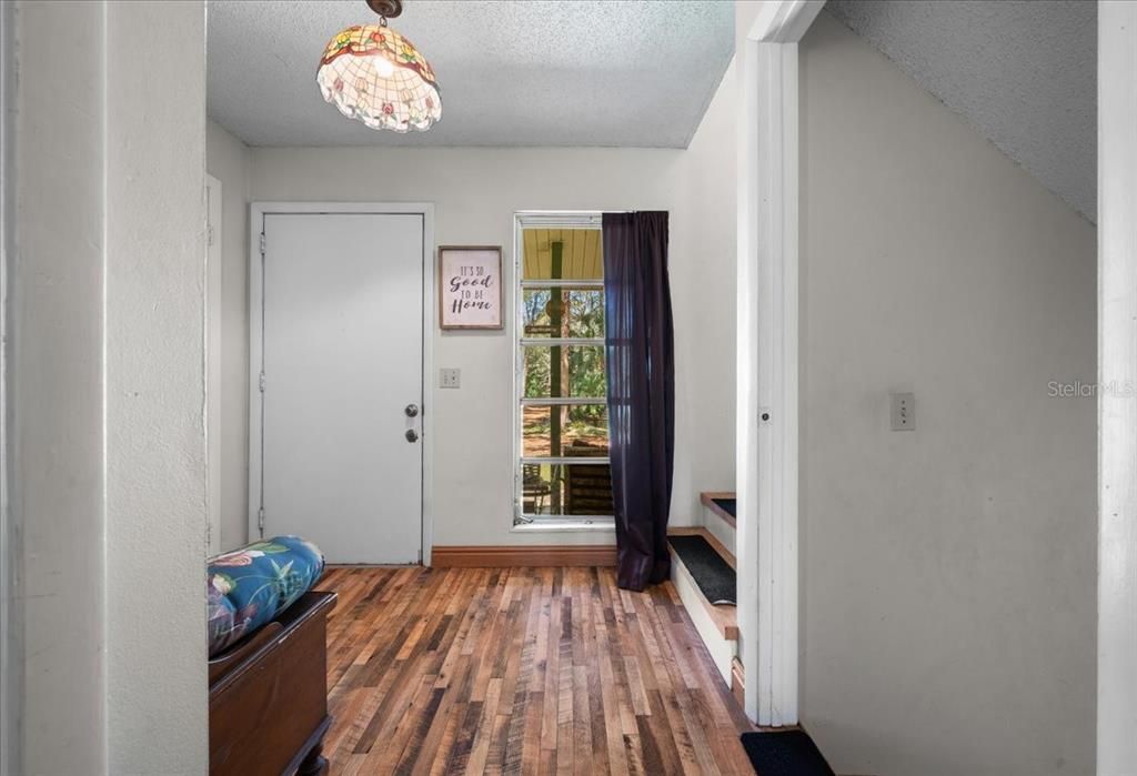 待售: $324,900 (4 贝兹, 4 浴室, 3570 平方英尺)