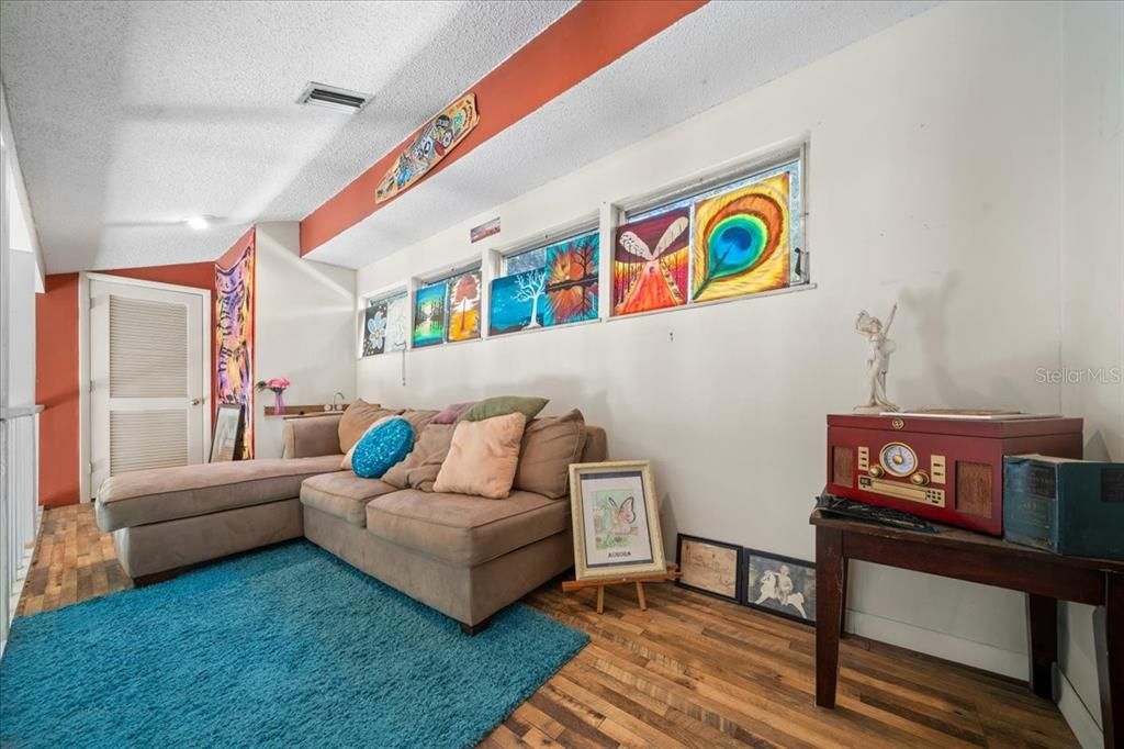 待售: $324,900 (4 贝兹, 4 浴室, 3570 平方英尺)