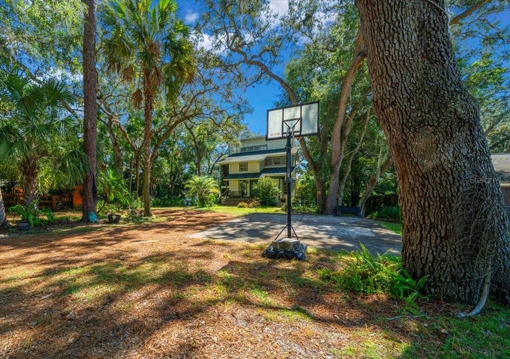 待售: $324,900 (4 贝兹, 4 浴室, 3570 平方英尺)