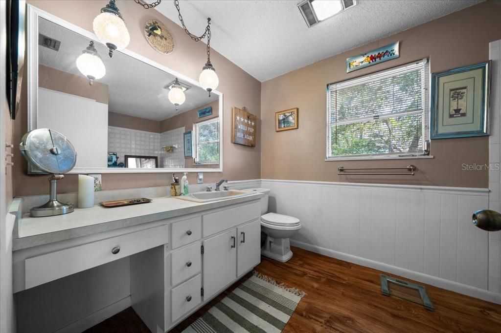 待售: $324,900 (4 贝兹, 4 浴室, 3570 平方英尺)