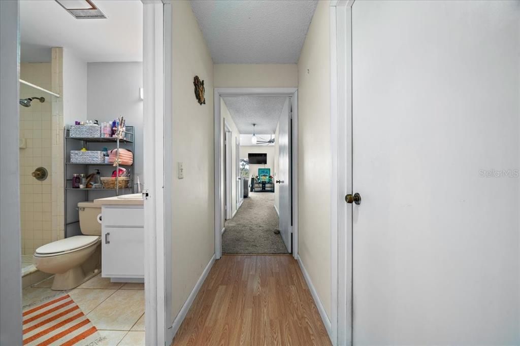 待售: $324,900 (4 贝兹, 4 浴室, 3570 平方英尺)