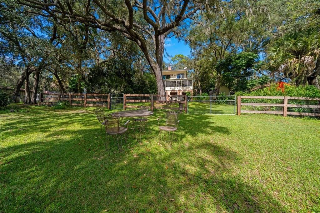 待售: $324,900 (4 贝兹, 4 浴室, 3570 平方英尺)