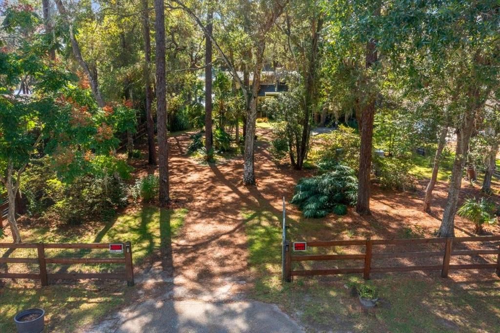 待售: $324,900 (4 贝兹, 4 浴室, 3570 平方英尺)