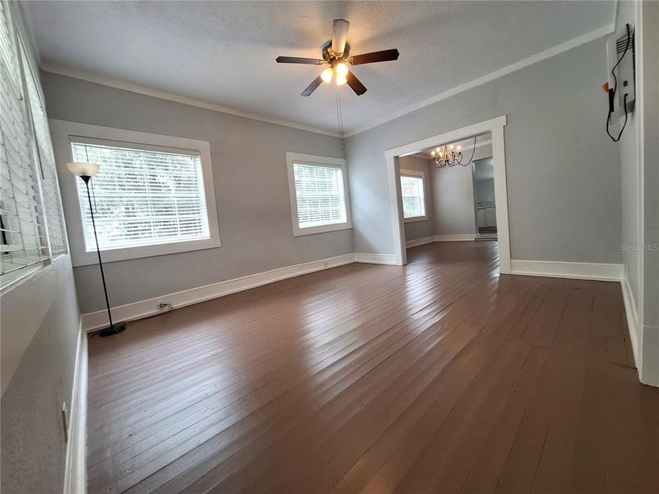 For Sale: $249,000 (4 beds, 2 baths, 1720 Square Feet)