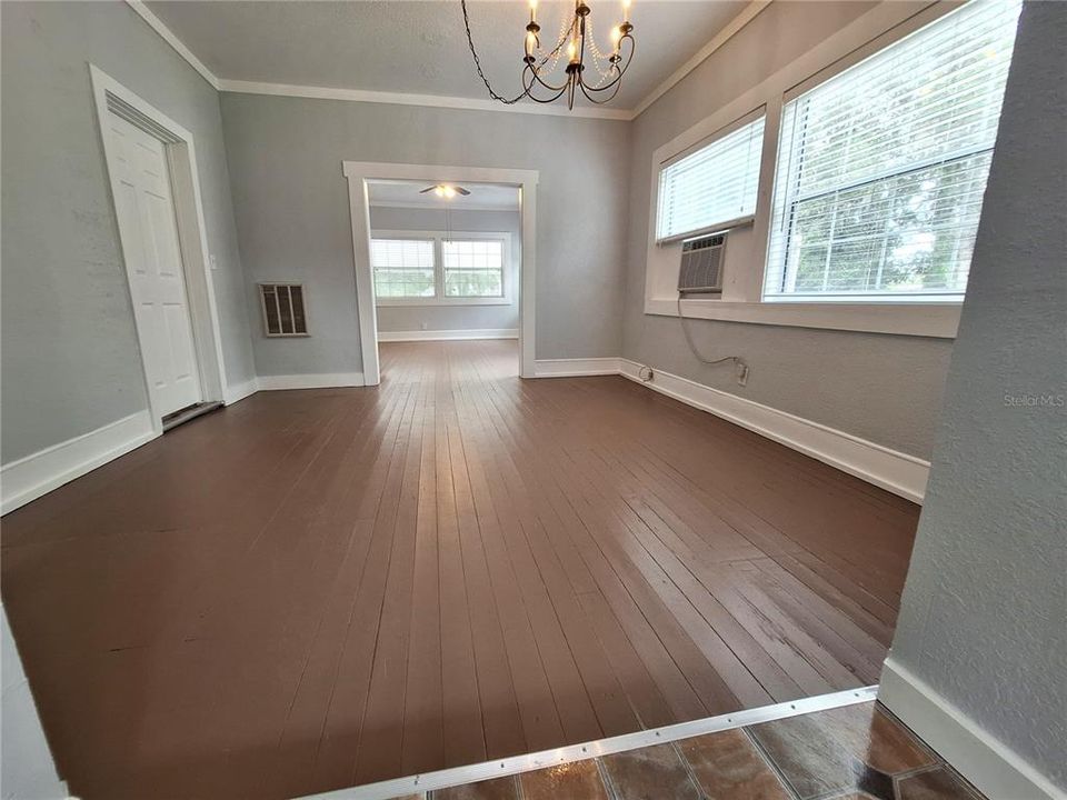 For Sale: $249,000 (4 beds, 2 baths, 1720 Square Feet)