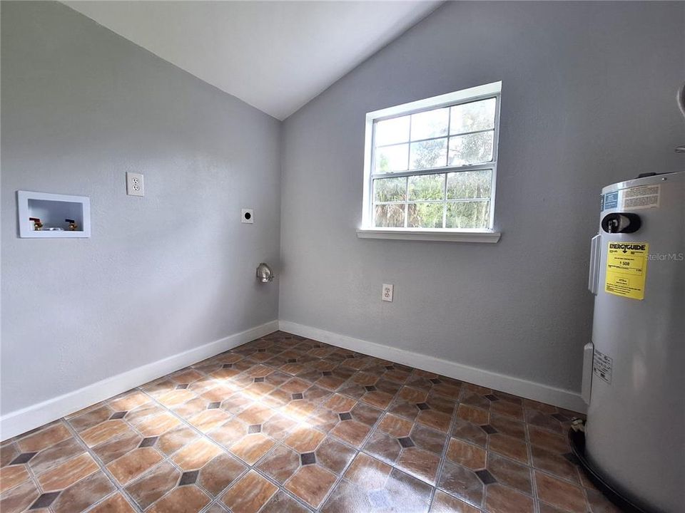 For Sale: $249,000 (4 beds, 2 baths, 1720 Square Feet)