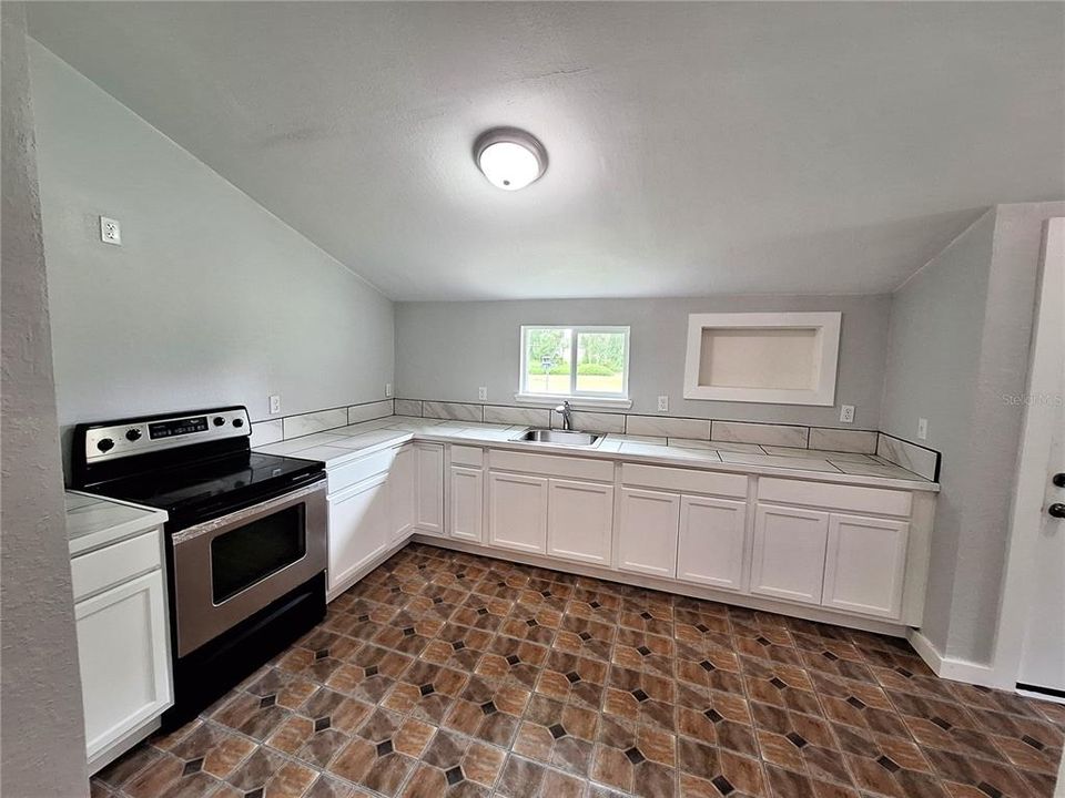 For Sale: $249,000 (4 beds, 2 baths, 1720 Square Feet)