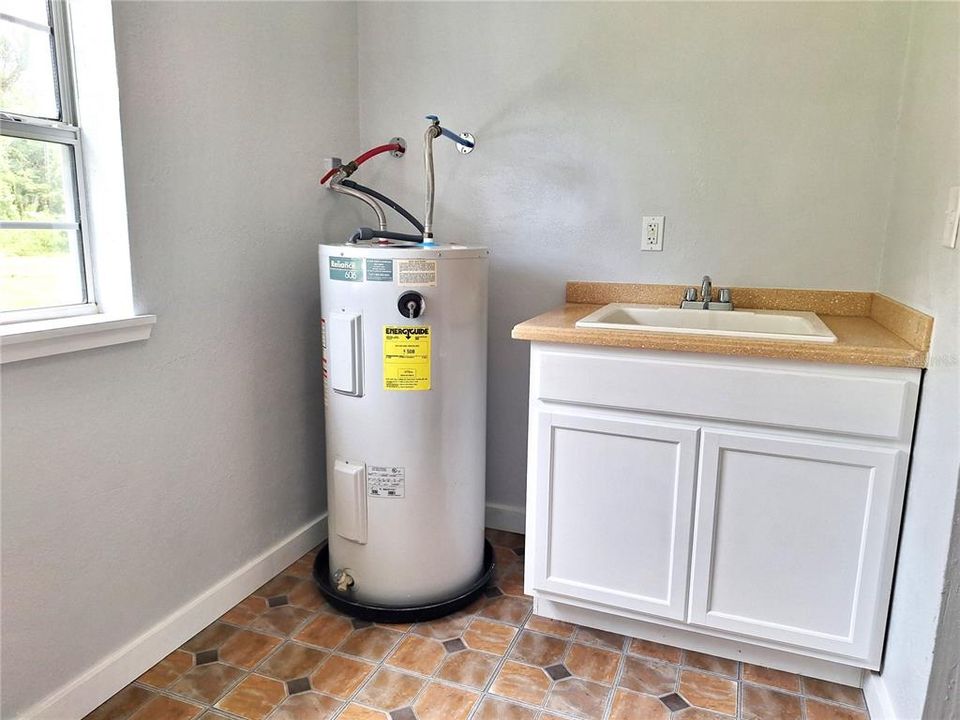 For Sale: $249,000 (4 beds, 2 baths, 1720 Square Feet)