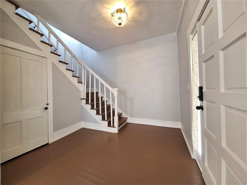 For Sale: $249,000 (4 beds, 2 baths, 1720 Square Feet)