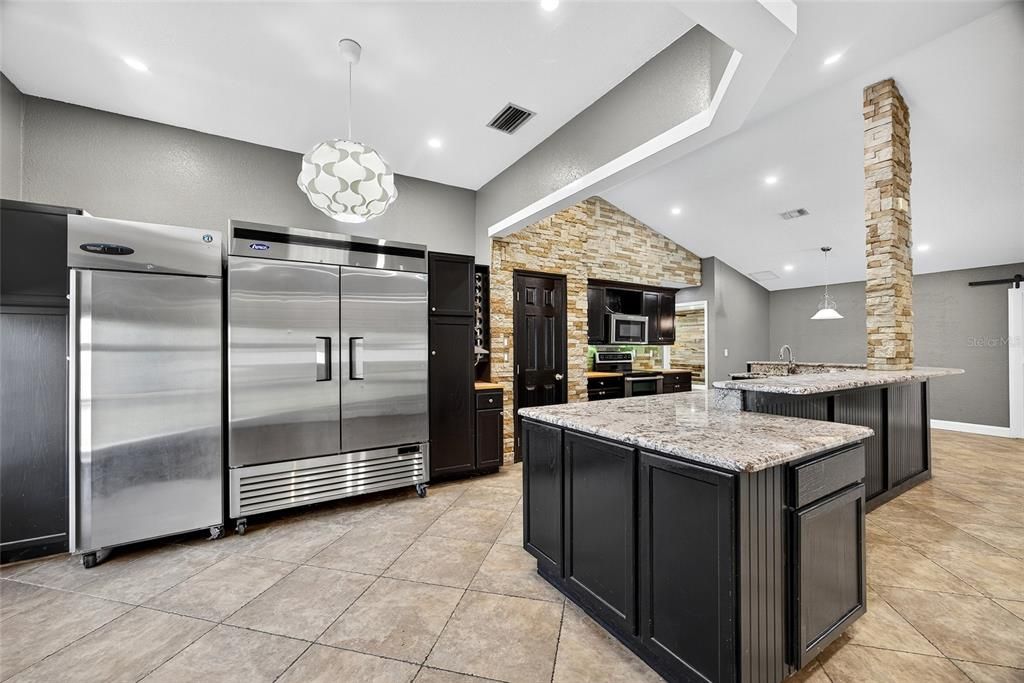 Active With Contract: $359,900 (3 beds, 3 baths, 2219 Square Feet)