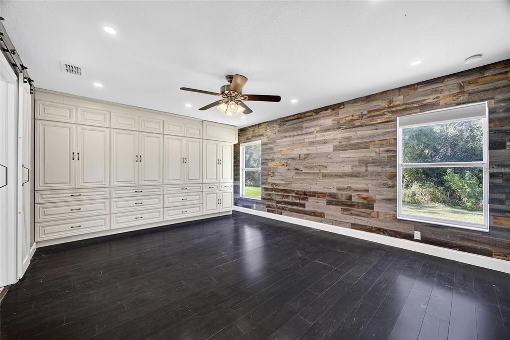 Active With Contract: $359,900 (3 beds, 3 baths, 2219 Square Feet)