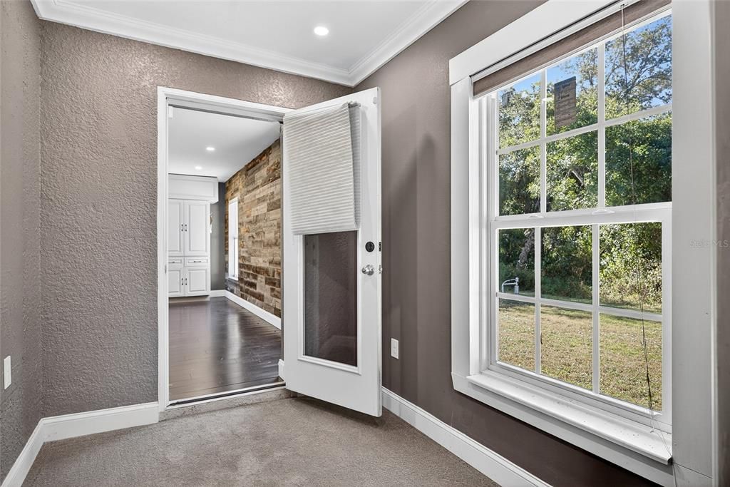 Active With Contract: $359,900 (3 beds, 3 baths, 2219 Square Feet)