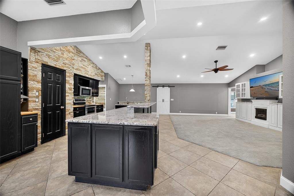 Active With Contract: $359,900 (3 beds, 3 baths, 2219 Square Feet)