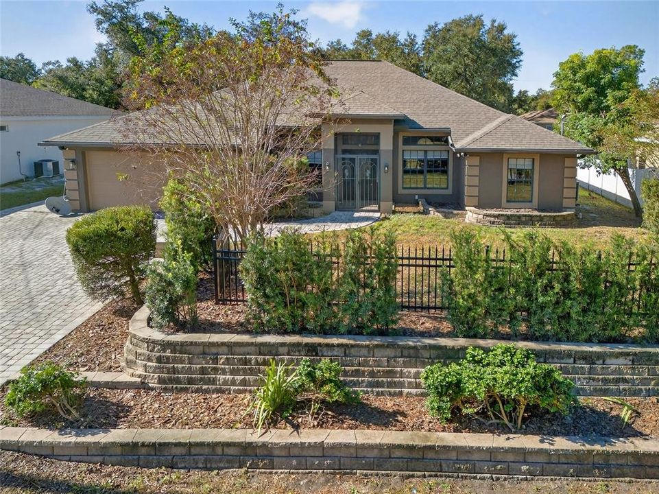 Active With Contract: $359,900 (3 beds, 3 baths, 2219 Square Feet)