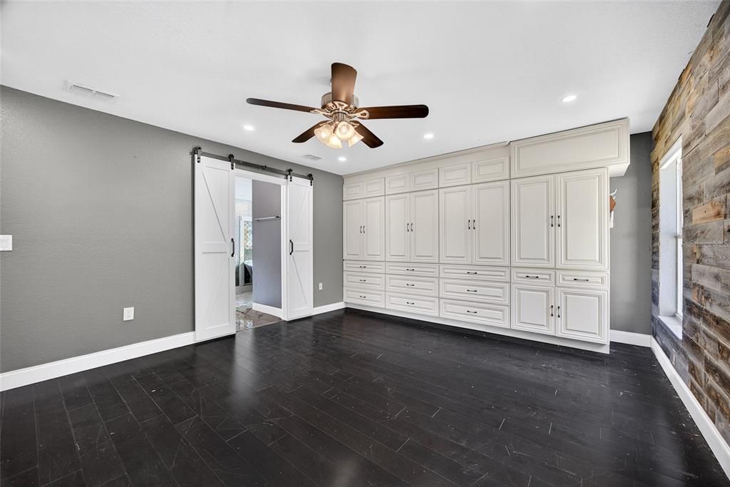 Active With Contract: $359,900 (3 beds, 3 baths, 2219 Square Feet)