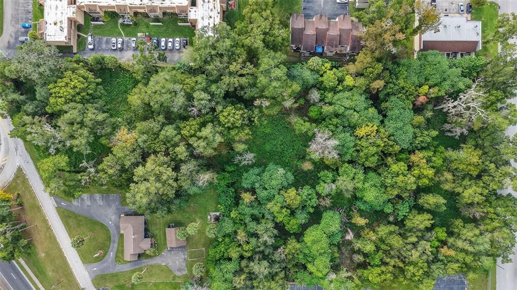 待售: $1,299,000 (3.38 acres)