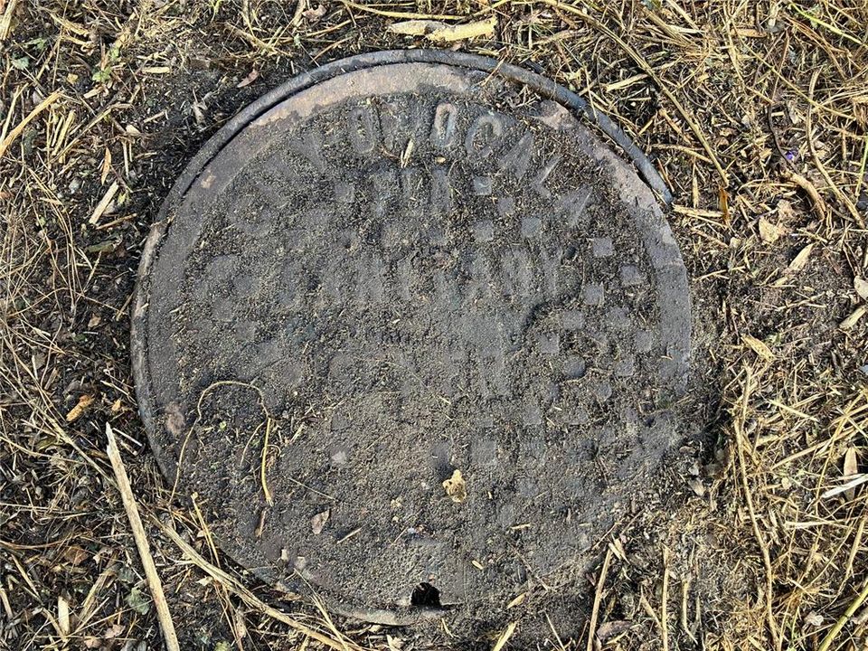 待售: $1,299,000 (3.38 acres)