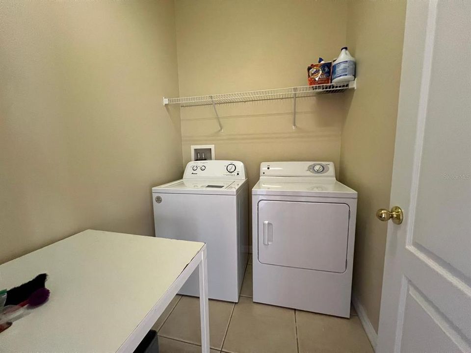 For Sale: $270,000 (2 beds, 2 baths, 1305 Square Feet)