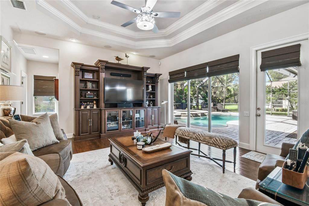 En Venta: $875,000 (4 camas, 3 baños, 3374 Pies cuadrados)