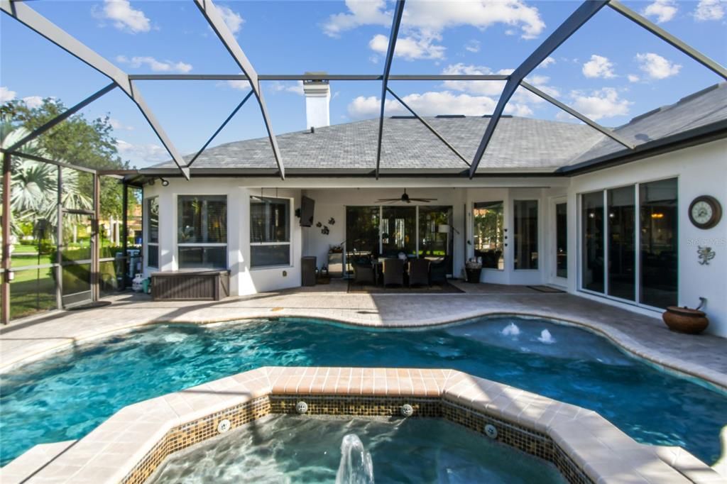 En Venta: $875,000 (4 camas, 3 baños, 3374 Pies cuadrados)